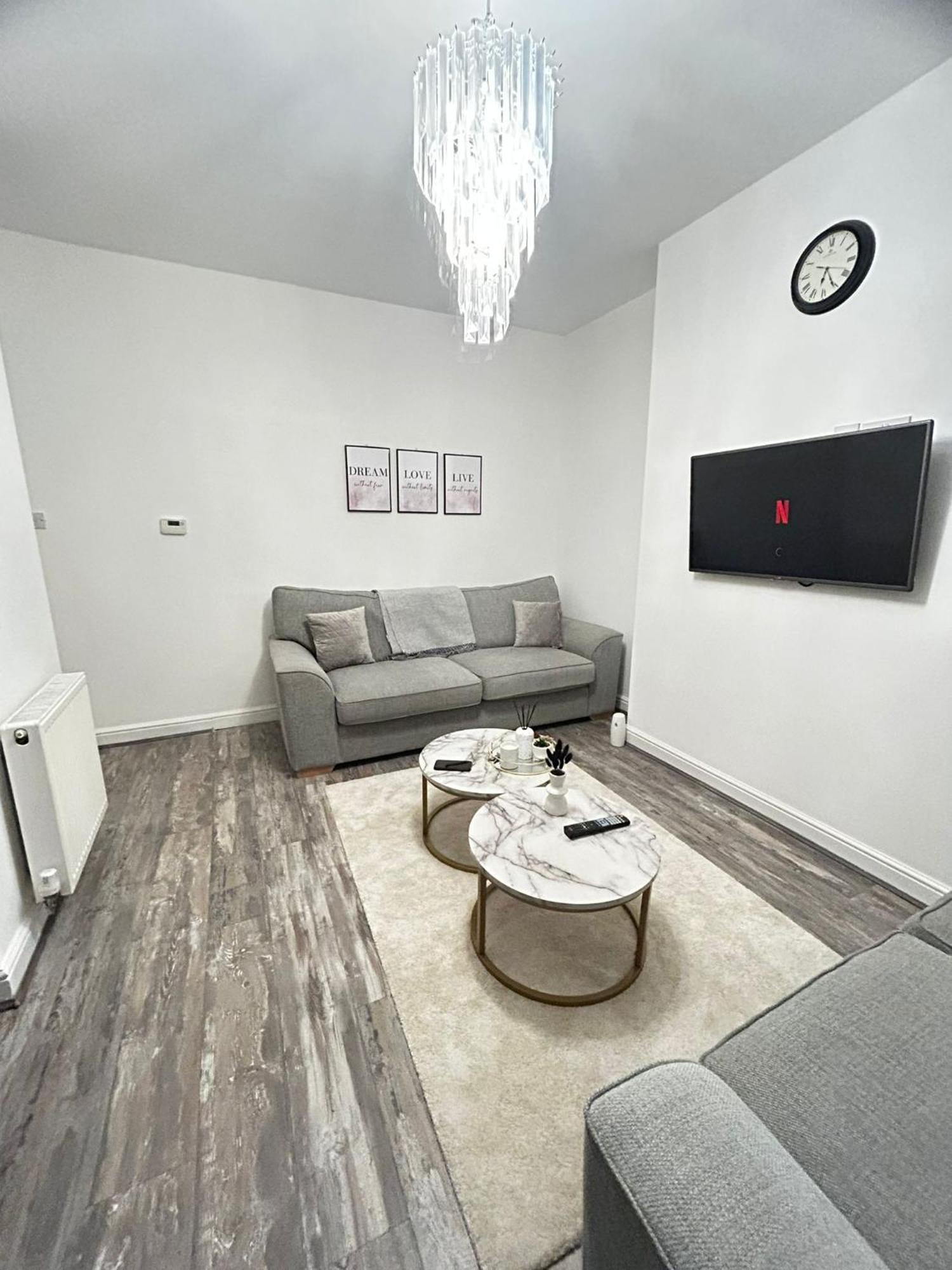 Lovely 5Br Home In Manchester. Close To The City Kültér fotó