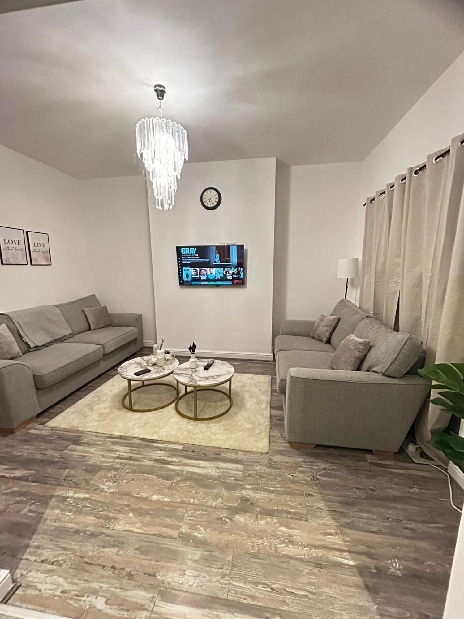Lovely 5Br Home In Manchester. Close To The City Kültér fotó