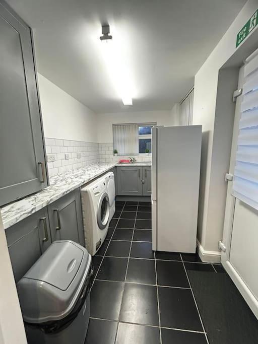 Lovely 5Br Home In Manchester. Close To The City Kültér fotó